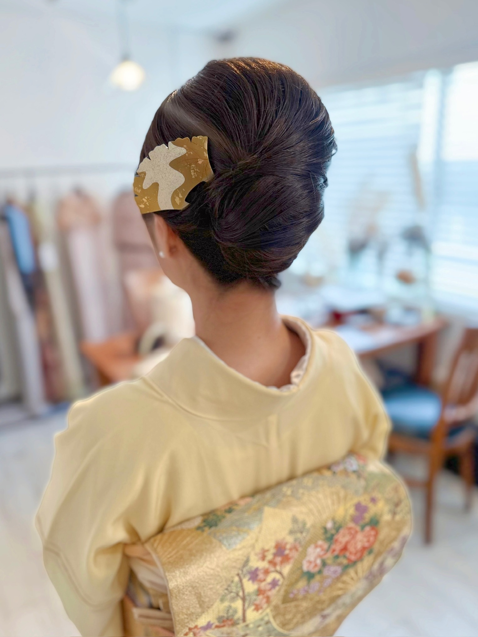 上品め夜会巻きアレンジ