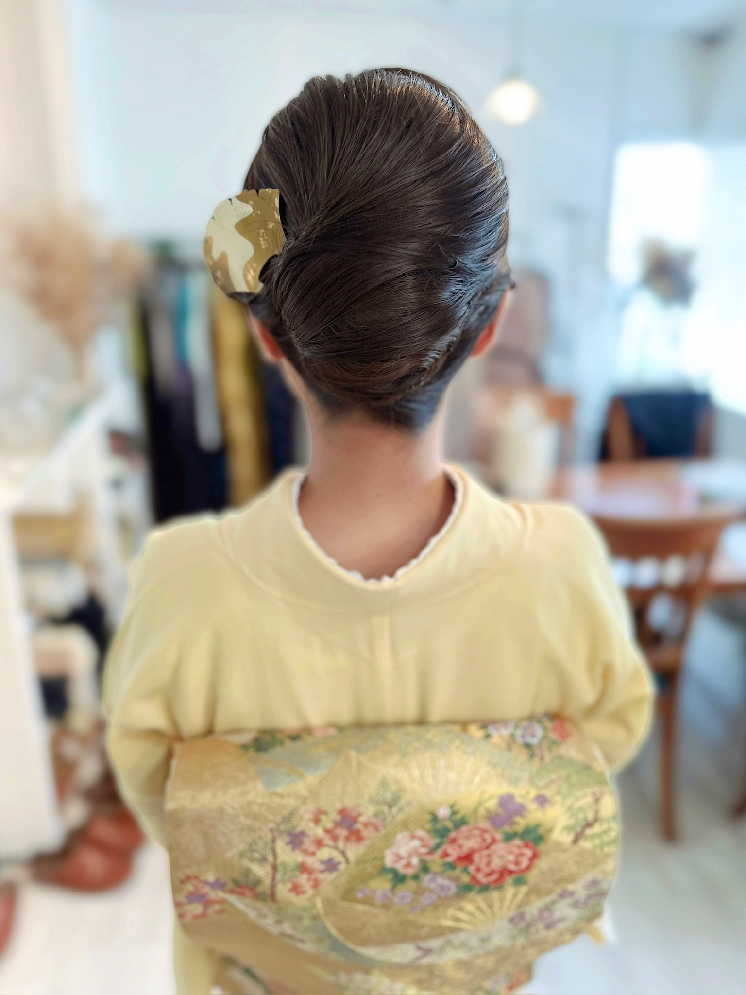 上品め夜会巻きアレンジ