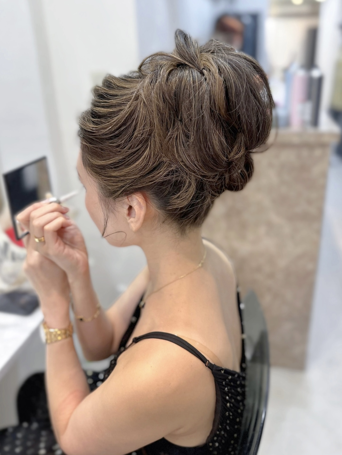 ボリューミーアップヘア